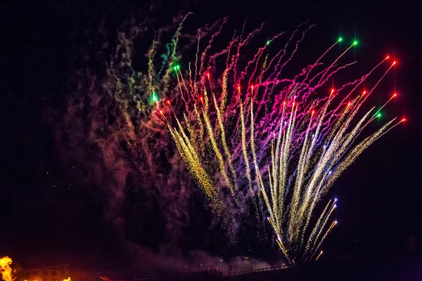 Havai fişek Lewes Bonfire gece İngiltere çok renkli2