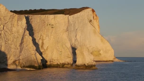 Sonnenuntergang Den Sieben Weißen Schwesterklippen Des Vereinigten Königreichs England — Stockvideo