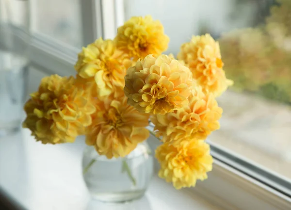 Sarı Altın Asa dahlia buketşeffaf cam vazo 