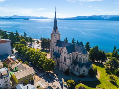 Bariloche şehrindeki kilise. Arjantin
