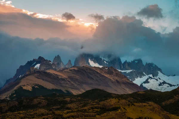 Mountain Fitz Roy Tersembunyi Awan Patagonia Argentina — Stok Foto