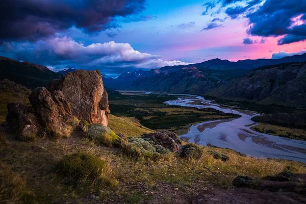 Vale Com Rio Montanhas Durante Nascer Sol Patagônia Argentina — Fotografia de Stock