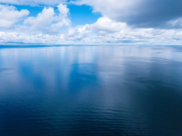 Flygfoto Sjön Titicaca Solig Dag Med Moln Himlen Bolivia — Stockfoto