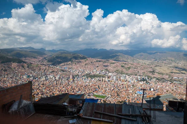 拉巴斯市 从玻利维亚El Alto市观看 — 图库照片