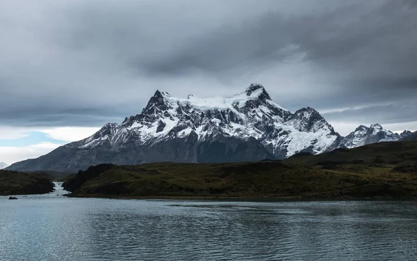 Parque Nacional Montañas Torres Del Paine Con Lago Pehoe Primer —  Fotos de Stock