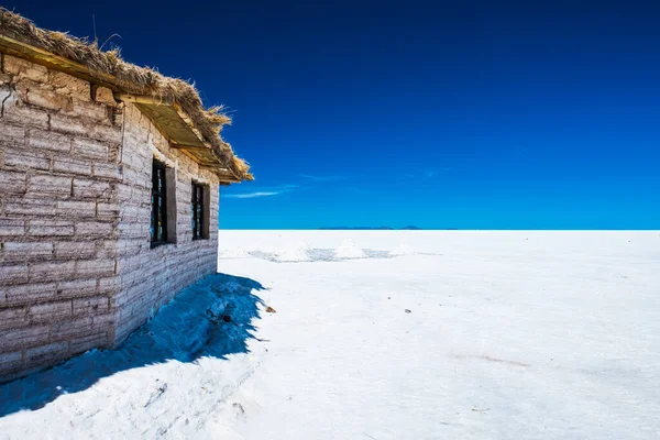 Building Made Salt Middle Salar Uyuni Bolivia — Stock Photo, Image