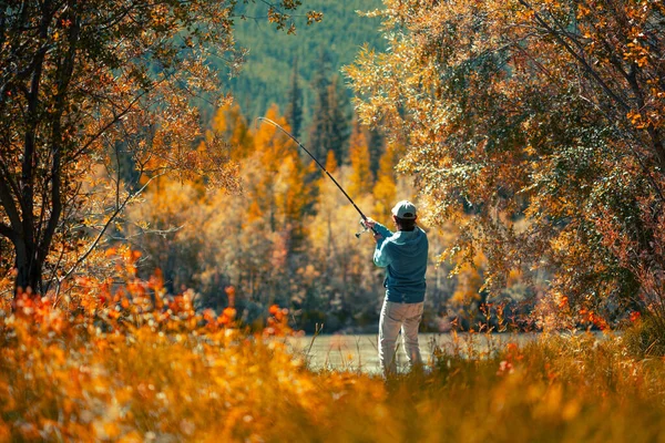 Amateur Angler Fishing Autumn River — Stock Photo, Image