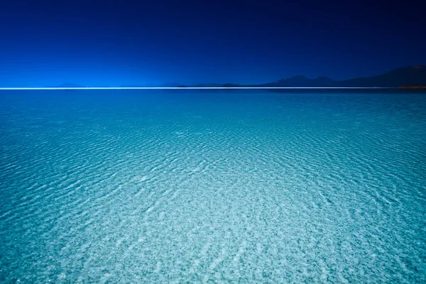 Thin Layer Water Covers Uyuni Salt Flat Waves Its Surface — Stock Photo, Image
