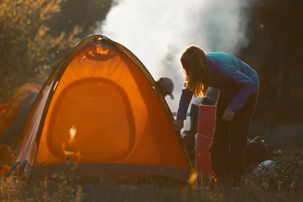 Les Randonneurs Mettent Feu Tente Dans Nature — Photo