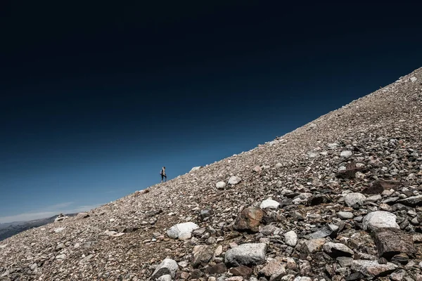Lady Túrázó Mászik Sziklás Hegy Cerro Castillo Hegy Chilei Patagónia — Stock Fotó