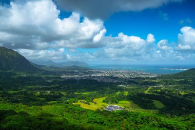 Oahu 'nun Leeward sahili, Pali' nin manzarası. Hawaii, ABD