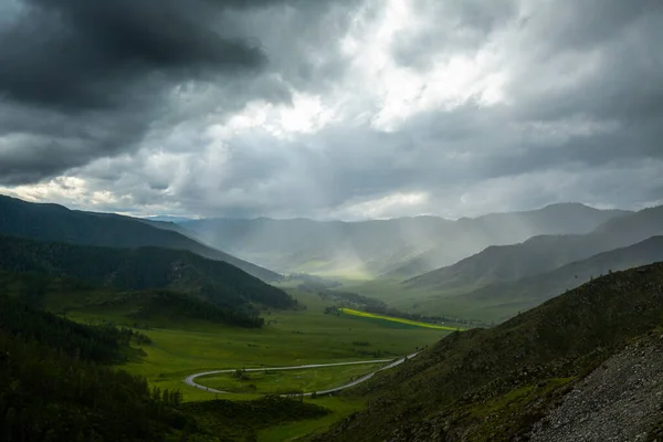 Estrada Nas Montanhas República Altai Rússia — Fotografia de Stock