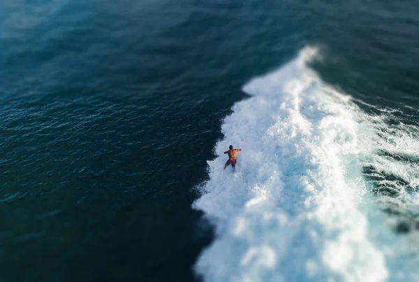 Luftaufnahme Des Surfers Der Auf Der Meereswelle Reitet Oahu Hawaii — Stockfoto