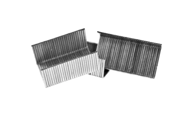 Metalen Nietjes Voor Nietmachine Geïsoleerd Witte Achtergrond — Stockfoto