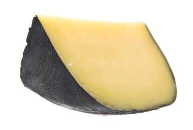 Beyaz arkaplanda izole edilmiş peynir