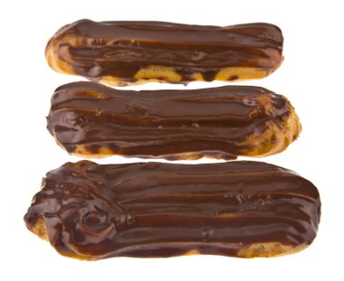 Beyaz arka plan üzerinde izole çikolata kaplı muhallebi