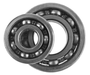 Beyaz arka plan üzerinde izole metal yatakları