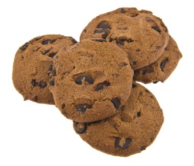 Beyaz arka planda çikolatalı kurabiyeler