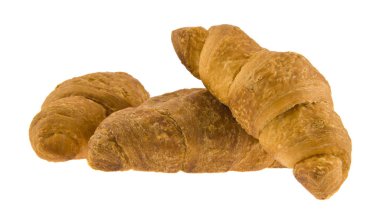 Kruvasanlar beyaz arkaplanda izole edilmiş.
