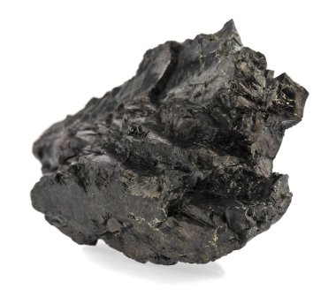 kömür beyaz arkaplanda izole edildi