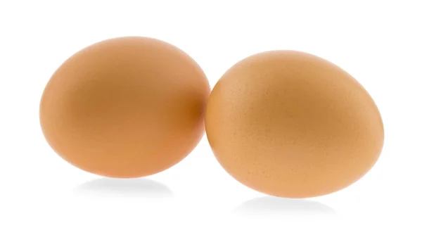 Ovos de galinha isolados sobre fundo branco — Fotografia de Stock