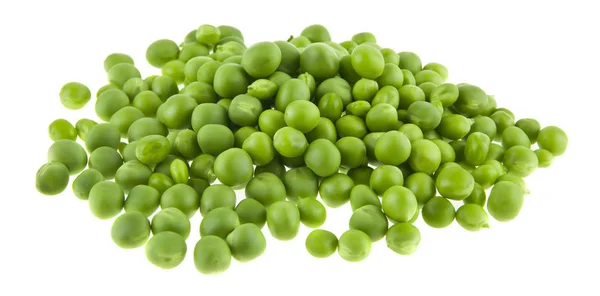 Grüne Erbsen isoliert auf weißem Hintergrund — Stockfoto