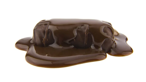 Chocolate doce coberto com chocolate isolado no backgro branco — Fotografia de Stock