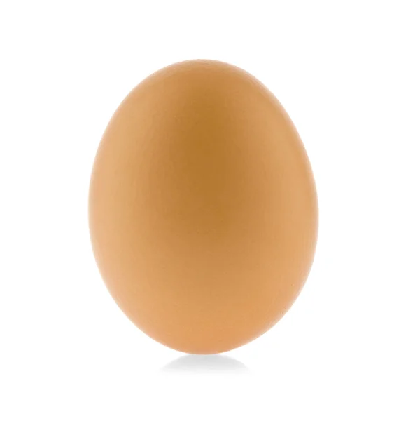 Jajko kurczak na białym tle zbliżenie — Zdjęcie stockowe