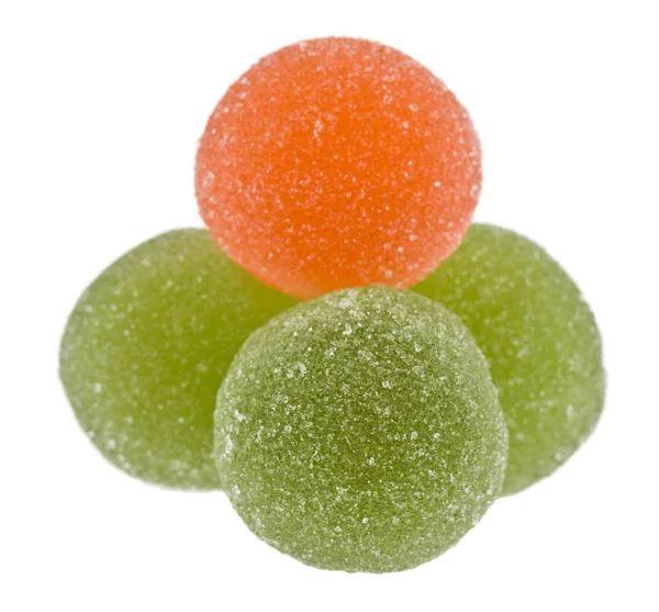 Marmalade kuličky v cukru izolované na bílém pozadí — Stock fotografie