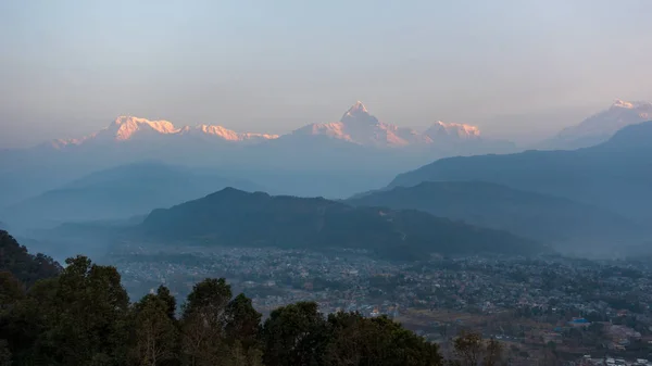 Pohled Machapuchare Annapuren Úsvitu Sarangkot Nepálu — Stock fotografie