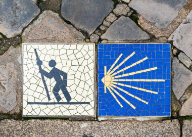 Camino de Santiago hac tabelası Chartres, Fransa. 