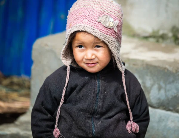 尼泊尔 Lamjung 地区的尼泊尔女孩 — 图库照片