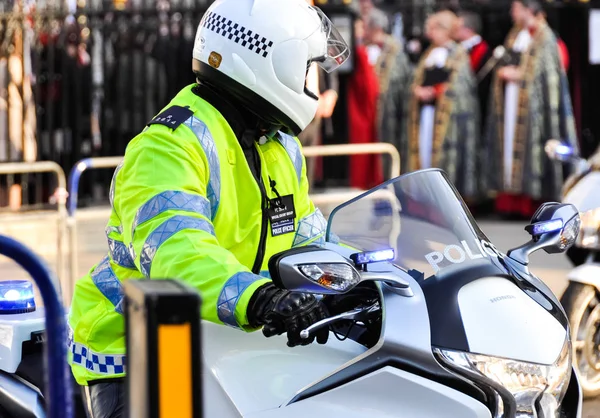Μητροπολιτική αστυνομία στο Λονδίνο, Αγγλία, Ηνωμένο Βασίλειο — Φωτογραφία Αρχείου
