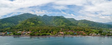 Bali, Endonezya'daki Amed plajının panoramik havadan görünümü