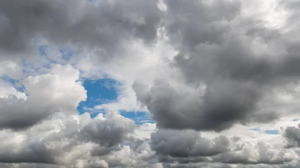 Dramático cielo nublado —  Fotos de Stock