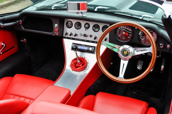 Eagle E-Type Speedster dashboard — Stock Photo, Image