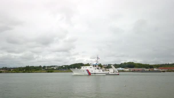 フランスのアドゥール川の研究船アンドレ・マルロー — ストック動画