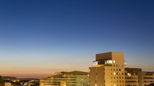 Timelapse of Comet Neowise in the night sky in Bayonne, France — Stock video