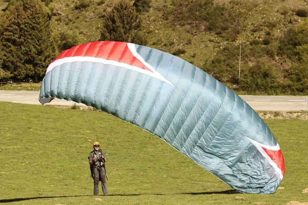 Paragliding Flight Pyrenees — Stock Photo, Image