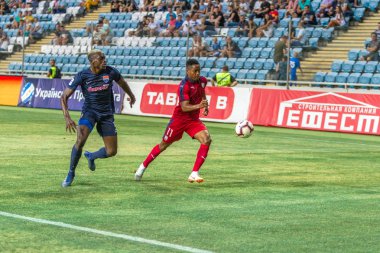 Odessa, Ukrayna - 9 Ağustos 2018: Uefa Avrupa Ligi 2018 Fc Mariupol (Ukrayna) - Fc Girondins de Bordeaux (Fransa) gergin bir futbol maçı Avrupa Ligi. Bordeaux - Fransa - kırmızı