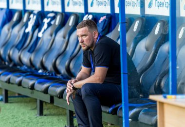 Odessa, Ukrayna - 9 Ağustos 2018: Baş antrenör Mariupol Alexander Babich sırasında oyun Uefa Avrupa Ligi 2018 Mariupol (Ukrayna)