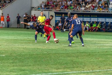 Odessa, Ukrayna - 9 Ağustos 2018: Uefa Avrupa Ligi 2018 Fc Mariupol (Ukrayna) - Fc Girondins de Bordeaux (Fransa) gergin bir futbol maçı Avrupa Ligi. Bordeaux - Fransa - kırmızı
