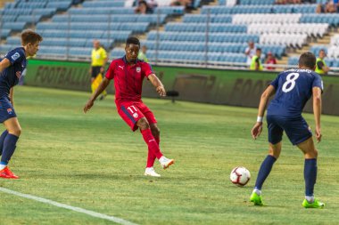 Odessa, Ukrayna - 9 Ağustos 2018: Uefa Avrupa Ligi 2018 Fc Mariupol (Ukrayna) - Fc Girondins de Bordeaux (Fransa) gergin bir futbol maçı Avrupa Ligi. Bordeaux - Fransa - kırmızı
