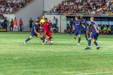 Odessa, Ukrayna - 9 Ağustos 2018: Uefa Avrupa Ligi 2018 Fc Mariupol (Ukrayna) - Fc Girondins de Bordeaux (Fransa) gergin bir futbol maçı Avrupa Ligi. Bordeaux - Fransa - kırmızı