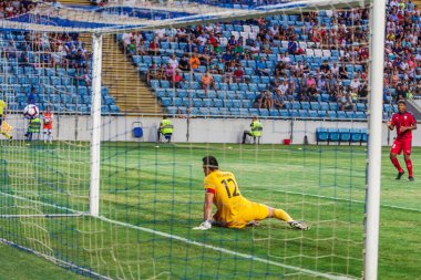 Odessa, Ukrayna - 9 Ağustos 2018: Uefa Avrupa Ligi 2018 Fc Mariupol (Ukrayna) - Fc Girondins de Bordeaux (Fransa) gergin bir futbol maçı Avrupa Ligi. Bordeaux - Fransa - kırmızı