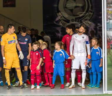 Odessa, Ukrayna - 9 Ağustos 2018: Avrupa Ligi Uefa Avrupa Ligi 2018 Fc Girondins de Bordeaux (Fransa) futbol maçı. Bordeaux - Fransa - ısınma, Fc Mariupol Ukrayna ile maçtan önce eğitim