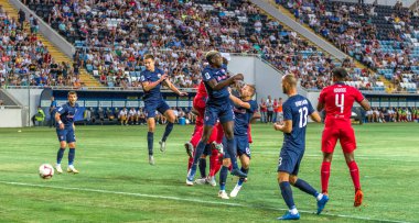 Odessa, Ukrayna - 9 Ağustos 2018: Uefa Avrupa Ligi 2018 Fc Mariupol (Ukrayna) - Fc Girondins de Bordeaux (Fransa) gergin bir futbol maçı Avrupa Ligi. Bordeaux - Fransa - kırmızı