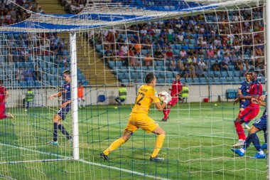 Odessa, Ukrayna - 9 Ağustos 2018: Uefa Avrupa Ligi 2018 Fc Mariupol (Ukrayna) - Fc Girondins de Bordeaux (Fransa) gergin bir futbol maçı Avrupa Ligi. Bordeaux - Fransa - kırmızı