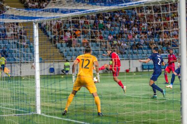 Odessa, Ukrayna - 9 Ağustos 2018: Uefa Avrupa Ligi 2018 Fc Mariupol (Ukrayna) - Fc Girondins de Bordeaux (Fransa) gergin bir futbol maçı Avrupa Ligi. Bordeaux - Fransa - kırmızı