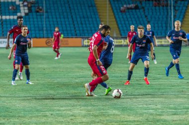 Odessa, Ukrayna - 9 Ağustos 2018: Uefa Avrupa Ligi 2018 Fc Mariupol (Ukrayna) - Fc Girondins de Bordeaux (Fransa) gergin bir futbol maçı Avrupa Ligi. Bordeaux - Fransa - kırmızı